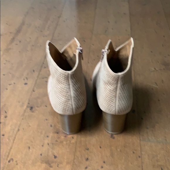Vernacular taupe booties - Picture 4 of 5
